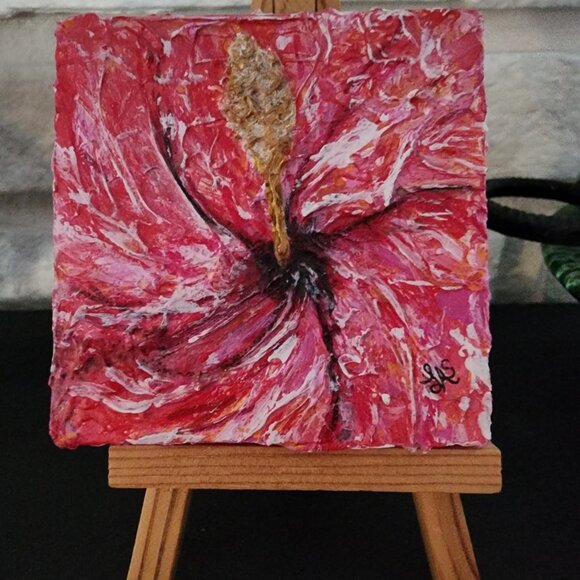 Red Hibiscus Miniature Masterpiece - Picture 1 of 7